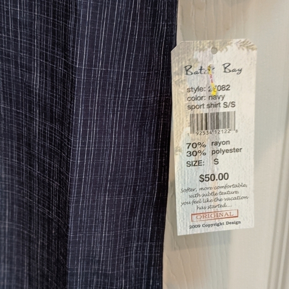 Batik Bay Men's Size Small Button Down Shirt NWT - Picture 2 of 7